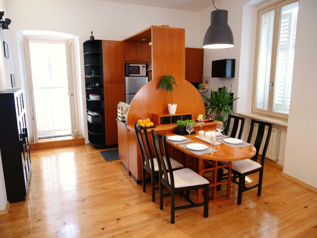 3Papige Apartment Pirano Esterno foto